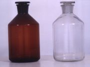 Folyadéküvegek csiszolt dugóval