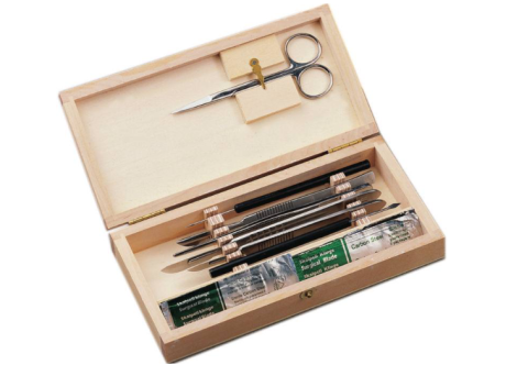 Bonckészlet fa tartóban